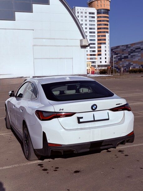 BMW i4 2022 — 4