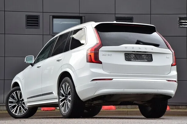 Volvo XC90 2022 — миниатюра 3