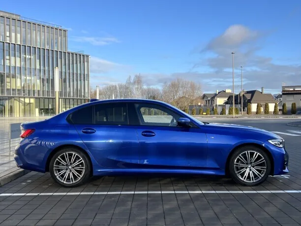 BMW 3 Series 2022 — миниатюра 4