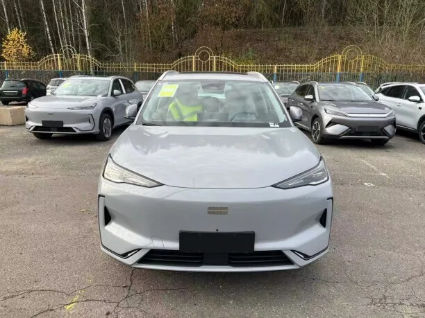 Geely Galaxy E5 2025 — фото 1, купить с доставкой в Москву