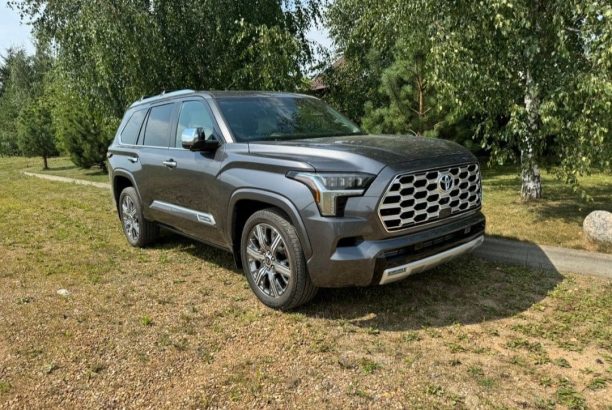 Toyota Sequoia 2024