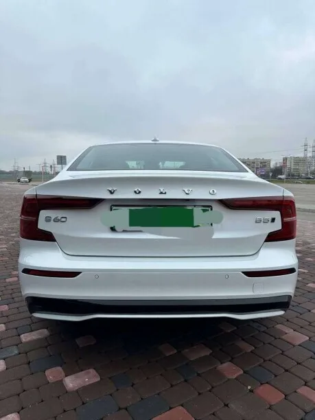Volvo S60 2022 — миниатюра 4
