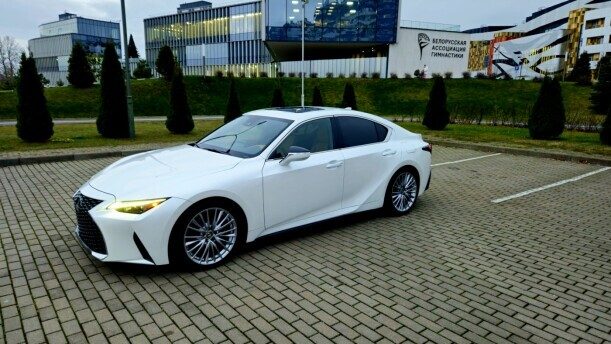 Lexus IS 2022 — 2