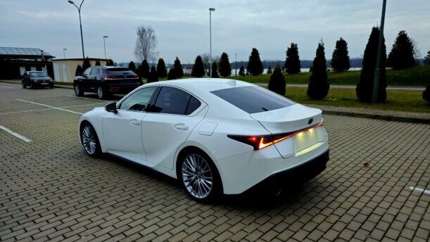 Lexus IS 2022 — 3