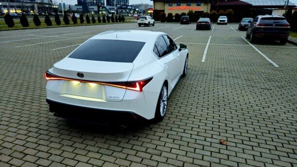 Lexus IS 2022 — 5