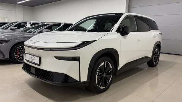Toyota BZ3X 2025 — фото 1, купить с доставкой в Москву