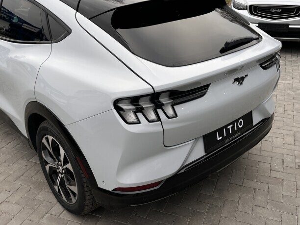 Ford Mustang Mach-E 2023 — 2