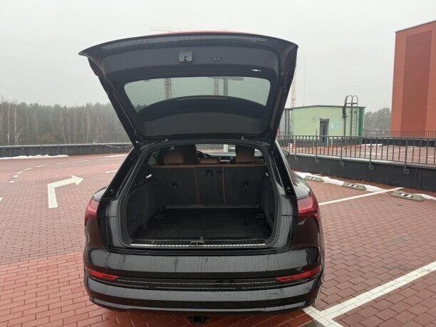 Audi e-tron 2022 — 2