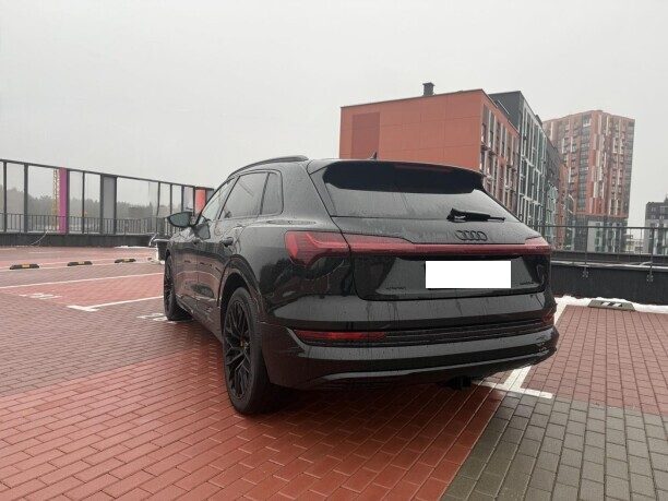 Audi e-tron 2022 — 4