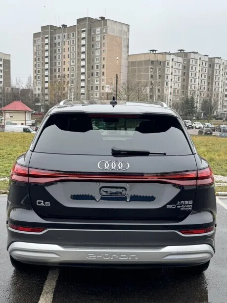 Audi Q5 e-tron 2022 — миниатюра 5