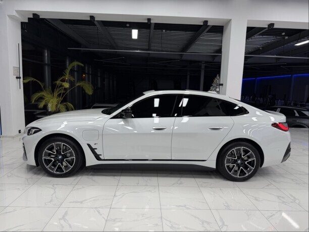 BMW i4 2025 — 3