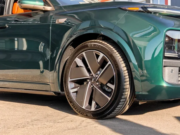 Li Auto L9 2025 — миниатюра 3