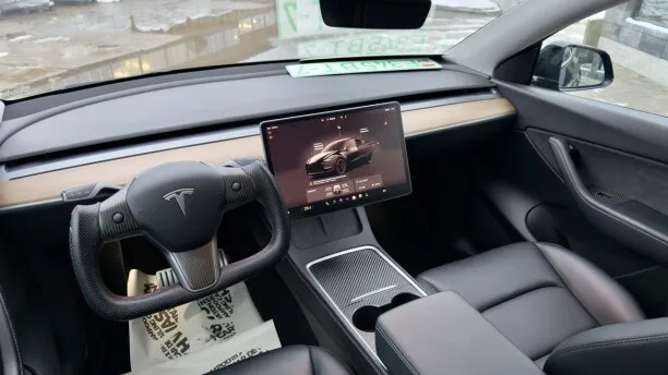 Tesla Model Y 2022 — миниатюра 3