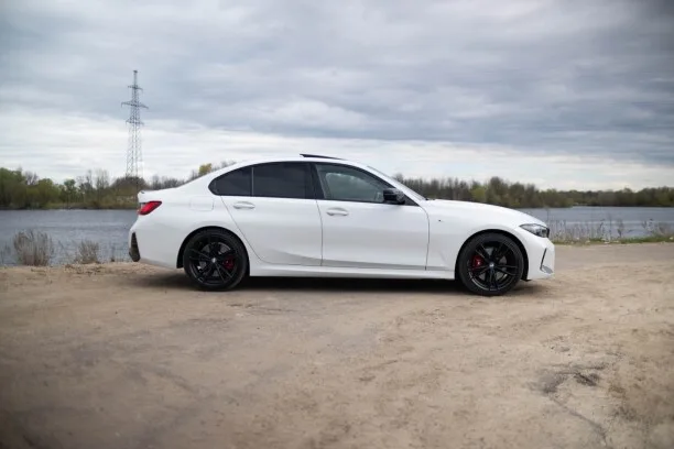 BMW 3 Series 2022 — миниатюра 3