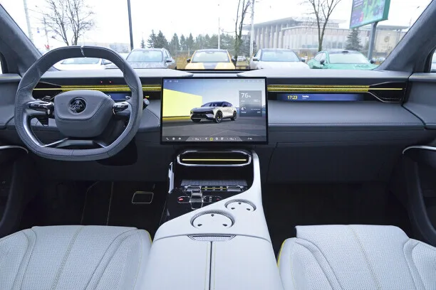 Lotus ELETRE 2023 — миниатюра 3