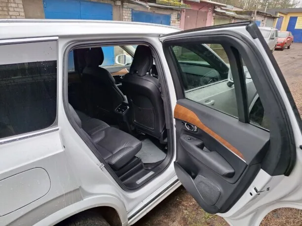 Volvo XC90 2023 — миниатюра 3