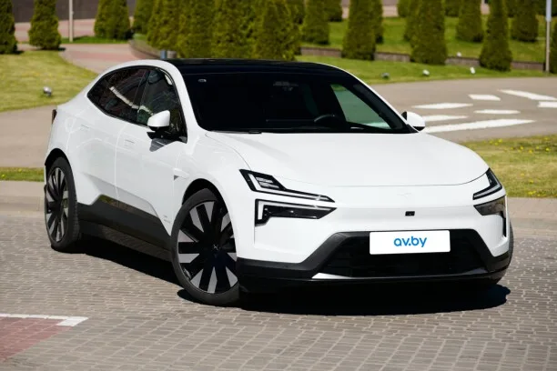 Polestar 4 2023 — миниатюра 4