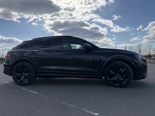 Audi RS Q8 2023 — 2