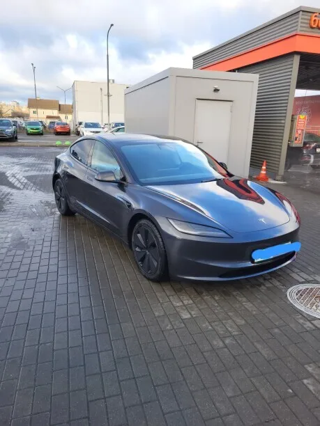 Tesla Model 3 2024 — миниатюра 2