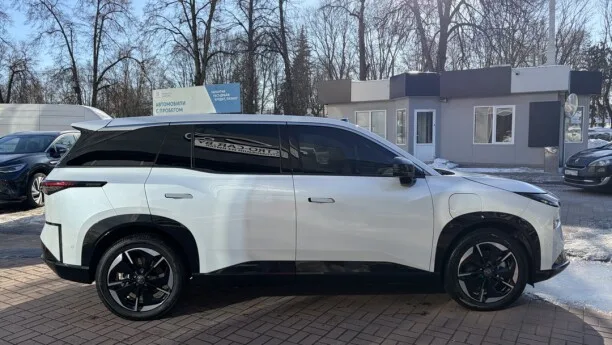 Toyota BZ3X 2025 — миниатюра 2