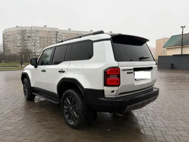 Toyota Land Cruiser Prado 2024 — миниатюра 2
