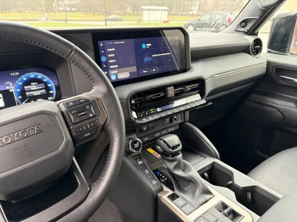 Toyota Land Cruiser Prado 2024 — миниатюра 5