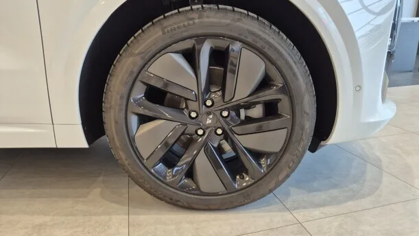 Li Auto L6 2025 — миниатюра 2