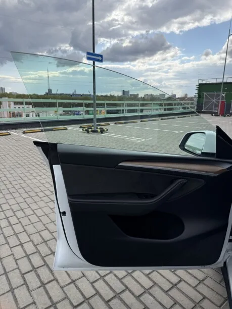 Tesla Model Y 2024 — миниатюра 5
