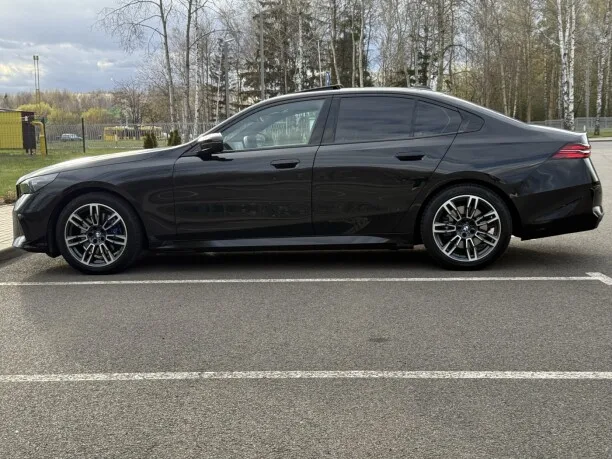 BMW 5 Series 2024 — миниатюра 3