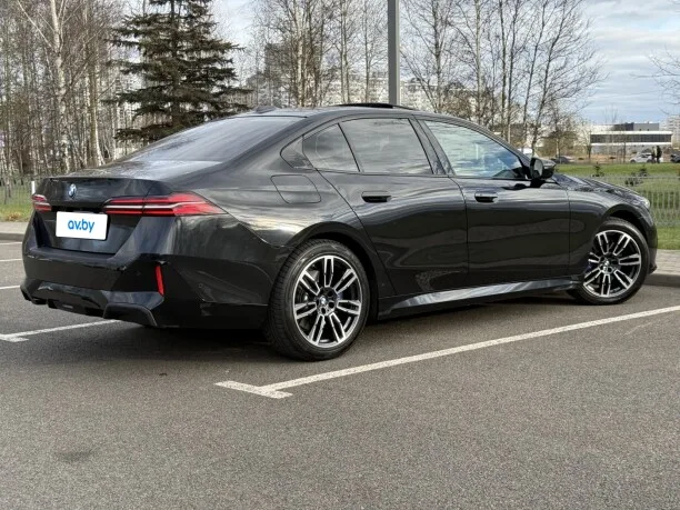 BMW 5 Series 2024 — миниатюра 4