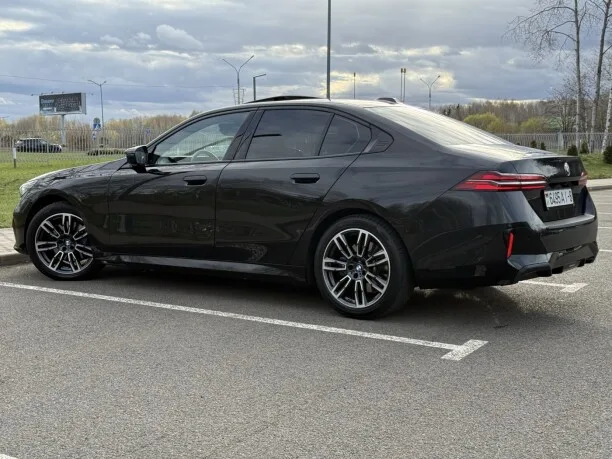 BMW 5 Series 2024 — миниатюра 5