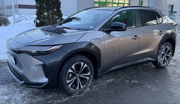 Toyota Bz4X 2024 — 4