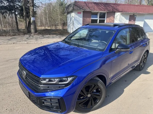 Volkswagen Touareg 2025 — фото 1, купить с доставкой в Москву