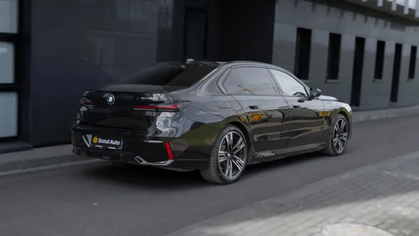 BMW i7 2023 — миниатюра 4