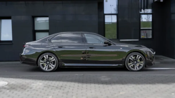 BMW i7 2023 — миниатюра 5