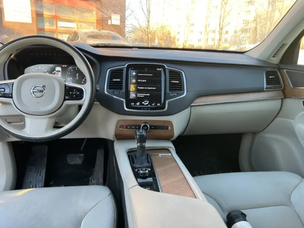 Volvo XC90 2022 — фото 1, купить с доставкой в Москву