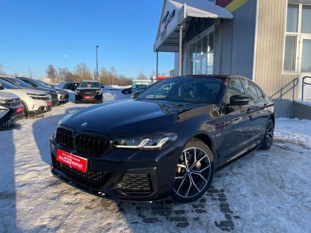 BMW 5 Series 2022 — фото 1, купить с доставкой в Москву
