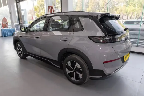 BYD Sea Lion 05 EV 2025 — миниатюра 2