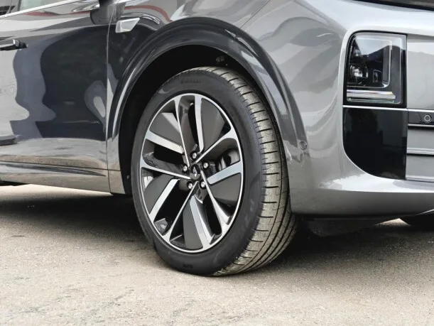 Li Auto L6 2024 — миниатюра 2