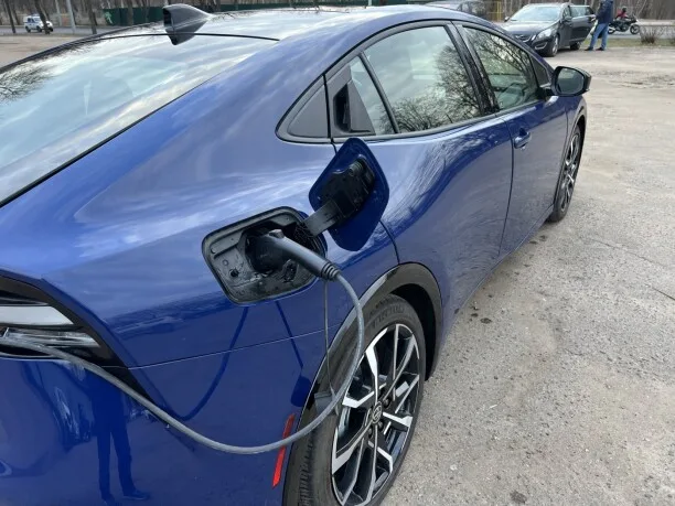 Toyota Prius Prime 2024 — миниатюра 5