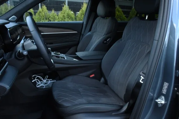 Geely Xingyue L 2025 — миниатюра 3