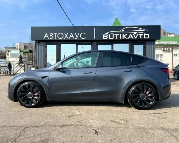 Tesla Model Y 2022 — миниатюра 4
