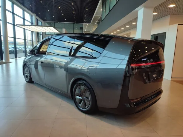 Li Auto Mega 2025 — миниатюра 4