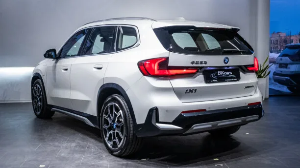 BMW iX1 2023 — миниатюра 2