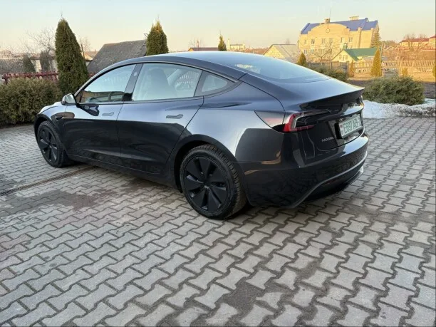 Tesla Model 3 2025 — миниатюра 5