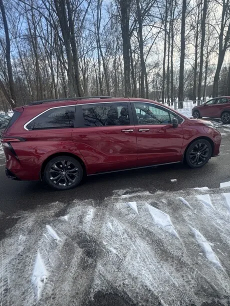 Toyota Sienna 2022 — миниатюра 3
