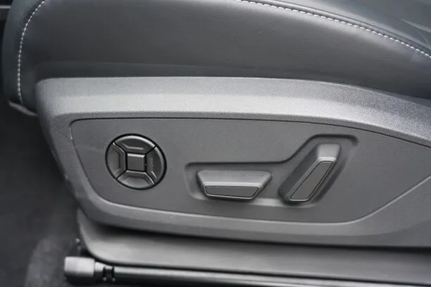 Audi Q4 e-tron 2024 — миниатюра 3