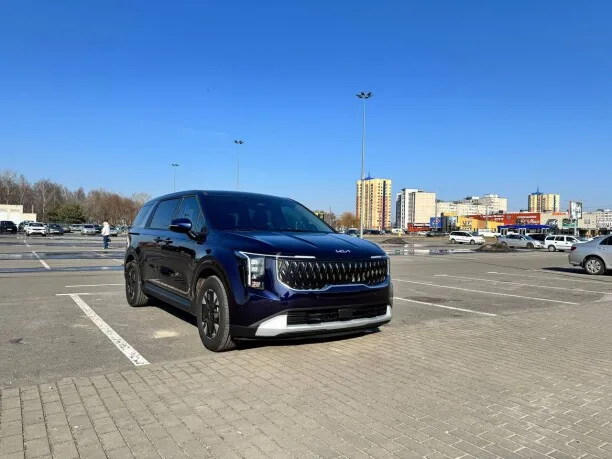 Kia Carnival 2024 — фото 1, купить с доставкой в Москву