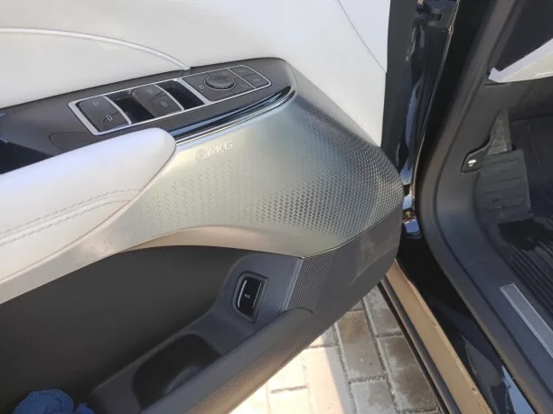 Cadillac Lyriq 2023 — миниатюра 5