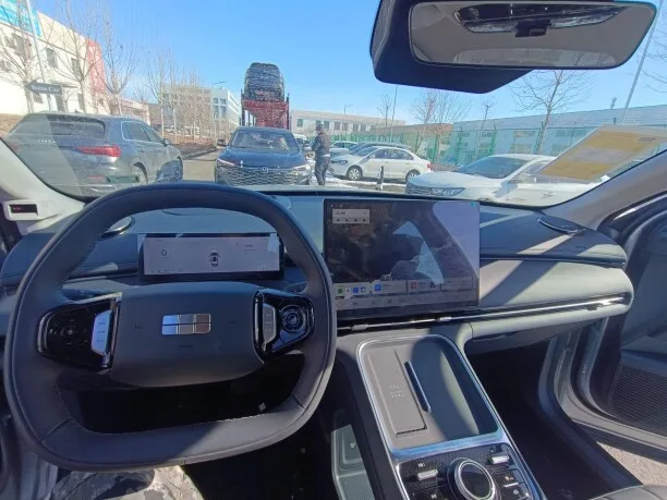 Geely Galaxy Starship 7 2025 — миниатюра 5